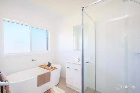 Property photo of 24 Cambridge Drive Thurgoona NSW 2640