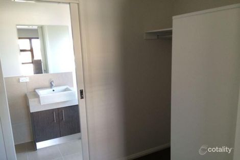 Property photo of 27 Seagrass Crescent Point Cook VIC 3030