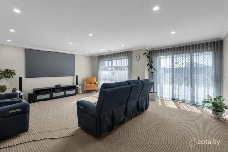 Property photo of 28 Constant Avenue Werribee VIC 3030