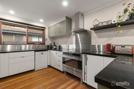 Property photo of 8 Landy Close Mill Park VIC 3082