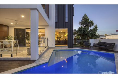 Property photo of 1A Winterhaven Key Broadbeach Waters QLD 4218