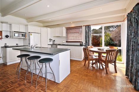 Property photo of 40 Swayfield Road Mount Waverley VIC 3149