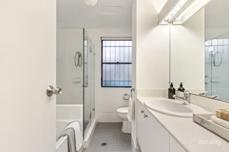 Property photo of 10/94-96 Wycombe Road Neutral Bay NSW 2089