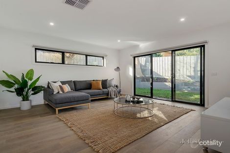 Property photo of 2/29 Raglan Road Research VIC 3095