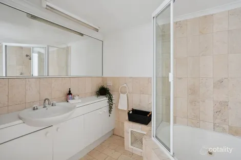 Property photo of 2 Currie Crescent Griffith ACT 2603