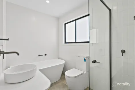 Property photo of 11 Griffiths Street Oak Flats NSW 2529