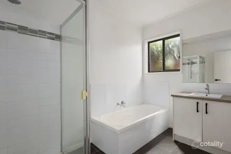 Property photo of 2/1 Linthwaite Close Highton VIC 3216