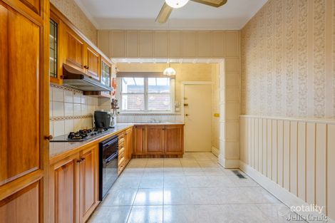 4 Oakhill Ave, Reservoir, VIC 3073