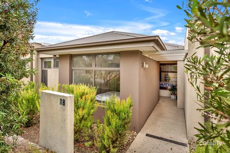 Property photo of 18 Brookfield Boulevard Craigieburn VIC 3064
