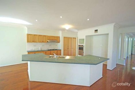 Property photo of 9 Lonhill Court Endeavour Hills VIC 3802