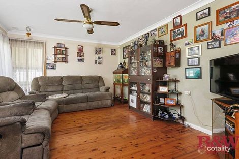 Property photo of 34 Eleebana Crescent Koonawarra NSW 2530