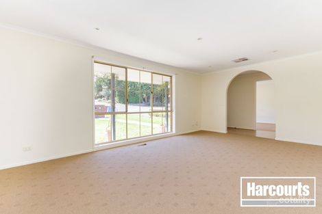 Property photo of 10 Maryn Close Berwick VIC 3806