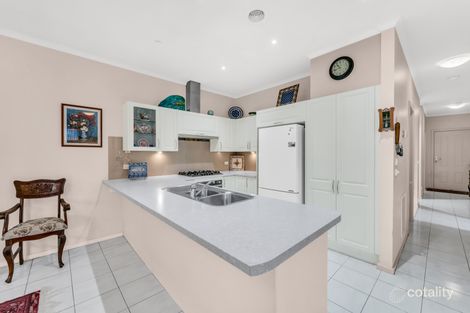 Property photo of 30 Hoxton Crescent Craigieburn VIC 3064