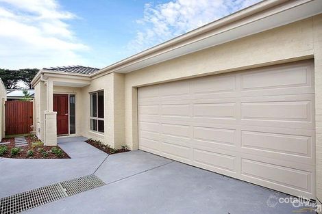 2/14 Greenlaw Cres, Berwick, VIC 3806
