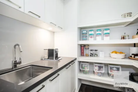 Property photo of 7 Waverton Court Taylors Hill VIC 3037