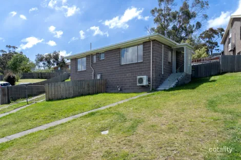 7 BORONIA PL, GAGEBROOK, TAS 7030