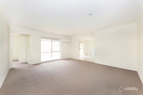 Property photo of 11 Hayes Court Pakenham VIC 3810