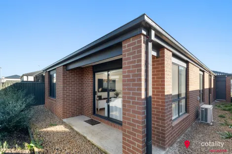 Property photo of 10 Dianchi Drive Wyndham Vale VIC 3024