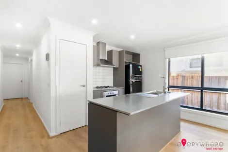 Property photo of 10 Dianchi Drive Wyndham Vale VIC 3024