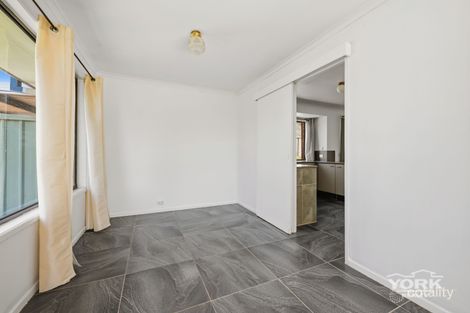 Property photo of 2 Champagne Crescent Wilsonton Heights QLD 4350
