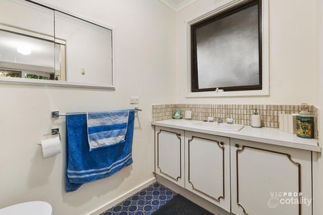Property photo of 4 Crown Court Ferntree Gully VIC 3156