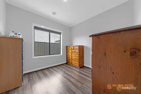Property photo of 56 Saltaire Drive Strathtulloh VIC 3338