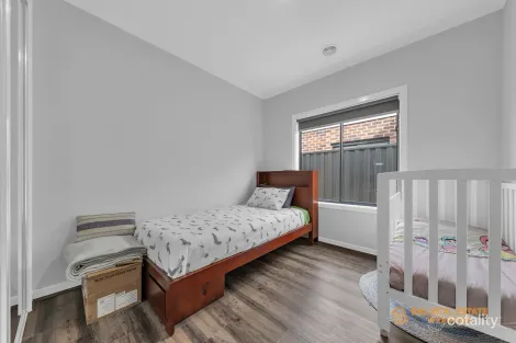 Property photo of 56 Saltaire Drive Strathtulloh VIC 3338