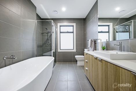 Property photo of 1/3 Adrienne Crescent Mount Waverley VIC 3149