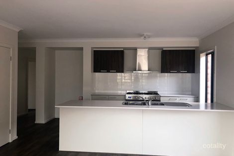 Property photo of 8 Macalister Grove Cobblebank VIC 3338