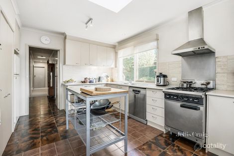 Property photo of 19 Glen Tower Drive Glen Waverley VIC 3150