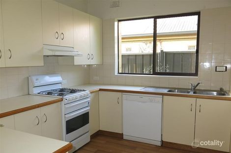 Property photo of 31 Macleay Street Turvey Park NSW 2650