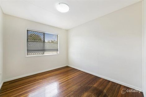 Property photo of 30 Milton Avenue Paradise Point QLD 4216