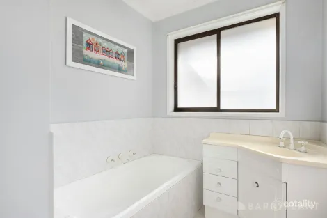 Property photo of 3 Nareen Court Croydon VIC 3136