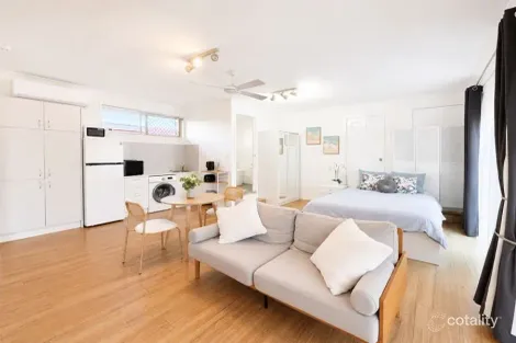 42 Camelot Cres, Hollywell, QLD 4216