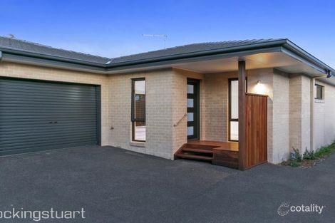 Property photo of 2/13 Cairns Avenue Rosebud VIC 3939