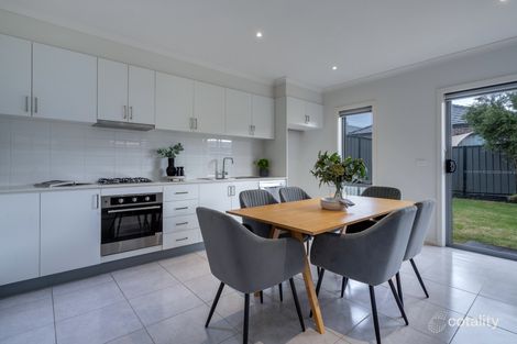 Property photo of 15 Bluebell Drive Craigieburn VIC 3064