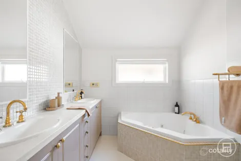 Property photo of 3 Fell Crescent Malvern East VIC 3145