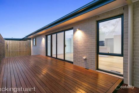 Property photo of 2/13 Cairns Avenue Rosebud VIC 3939