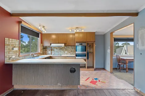 Property photo of 48 Tiger Head Road Dodges Ferry TAS 7173