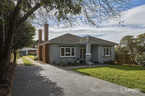 5 Victoria St, Drouin, VIC 3818