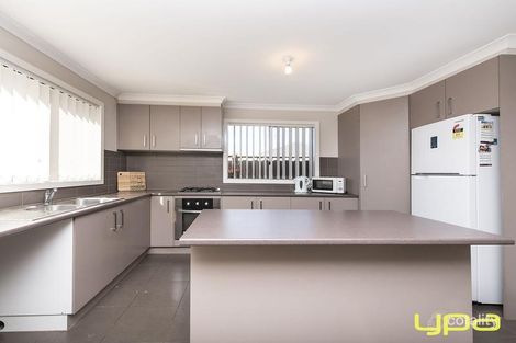 Property photo of 15 Maple Close Harkness VIC 3337