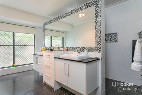 Property photo of 43 Willis Close Redland Bay QLD 4165