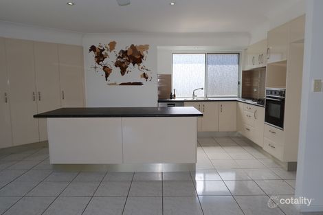 Property photo of 2 Corringle Close Helensvale QLD 4212