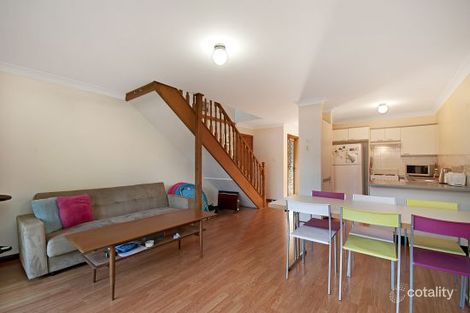 Property photo of 2/205A Albany Street Point Frederick NSW 2250