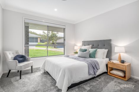 Property photo of 15 Lucia Crest Cameron Park NSW 2285