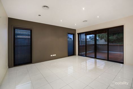 Property photo of 2 Lachlan Close Golden Square VIC 3555