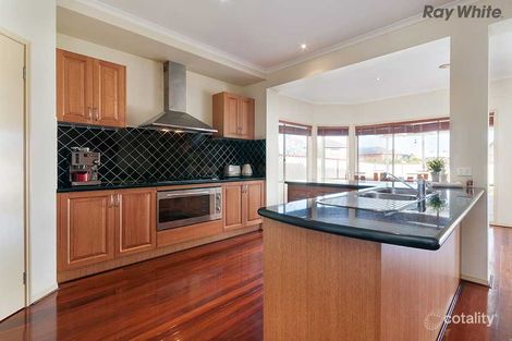 Property photo of 30 Stenson Road Kealba VIC 3021