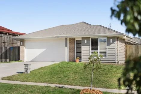 8 Bradley St, Meringandan West, QLD 4352