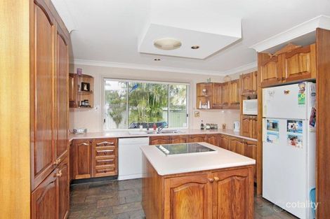 Property photo of 16 Crosby Crescent Killarney Vale NSW 2261