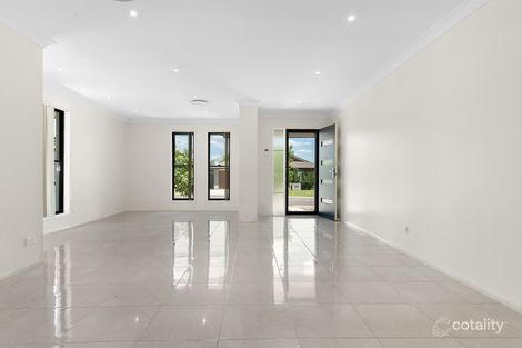 Property photo of 4 Woolls Crescent Ropes Crossing NSW 2760